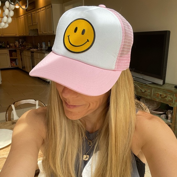 Happy face Trucker Hat NEW - Picture 3 of 17